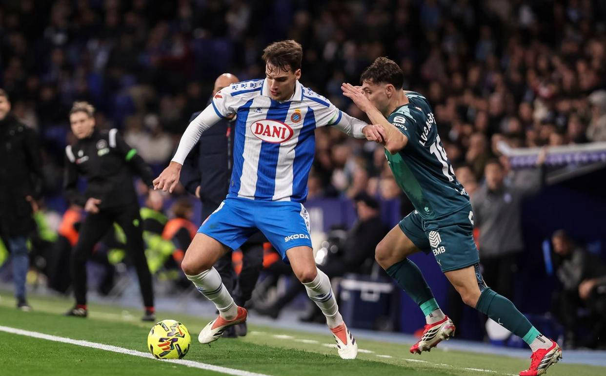 西班牙人主场爆冷遭逆转，西甲最新积分榜全面更新